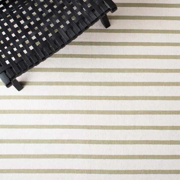 Safavieh Montauk 313 Hand Woven 100% Cotton Rug Ivory / Light Green 100% Cotton MTK313J-9