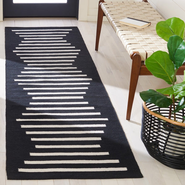 Safavieh Montauk 313 Hand Woven 100% Cotton Rug Black / Ivory 100% Cotton MTK313Z-9