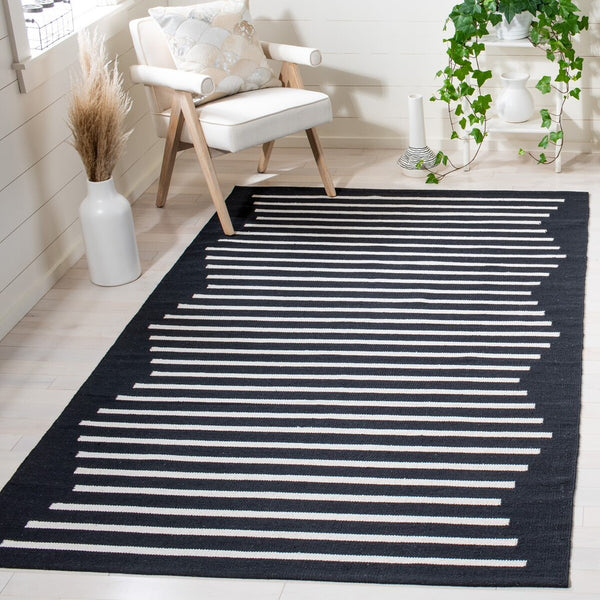 Safavieh Montauk 313 Hand Woven 100% Cotton Rug Black / Ivory 100% Cotton MTK313Z-9