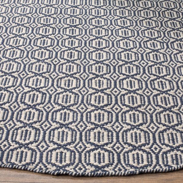 Safavieh Montauk 333 Hand Woven Cotton Rug MTK333B-4