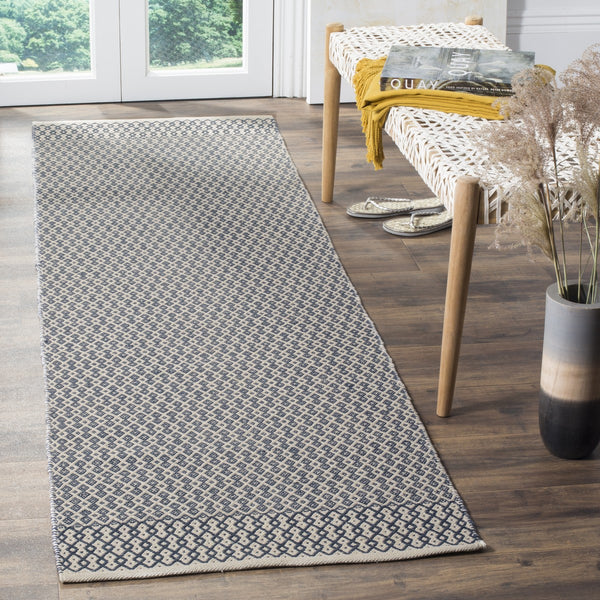 Safavieh Montauk 339 Hand Woven Cotton Rug MTK339B-4SQ