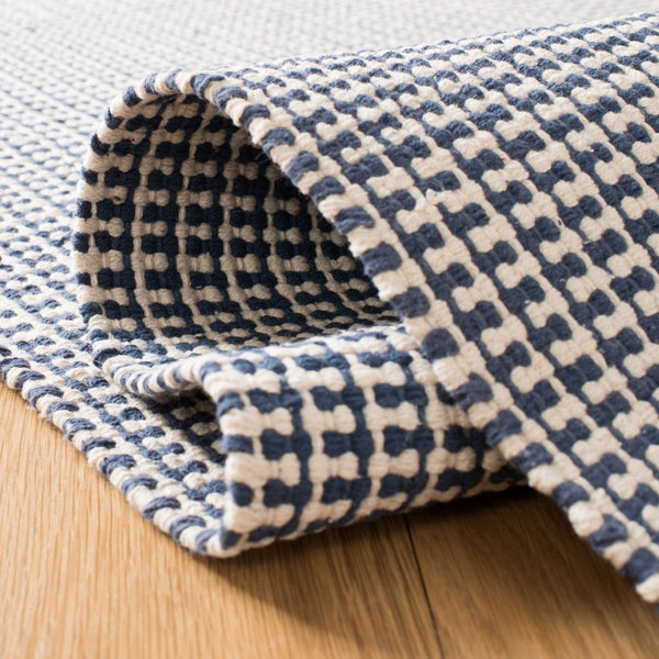 Safavieh Montauk 340 Hand Woven Cotton Rug MTK340B-9