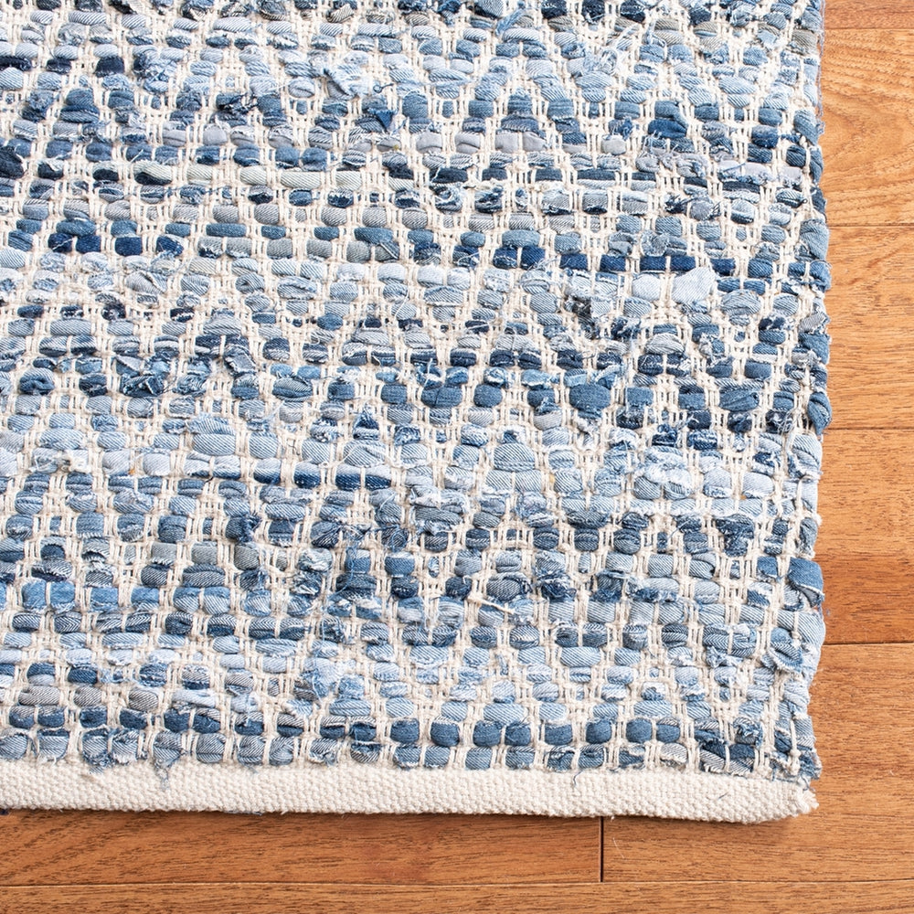 Safavieh Montauk 423 Hand Woven Cotton and Polyester Rug MTK423L-3