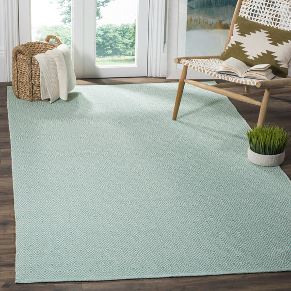 Safavieh Montauk MTK515 Rug