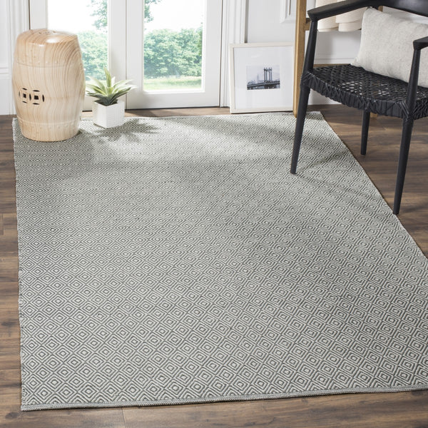Safavieh Montauk MTK515 Rug
