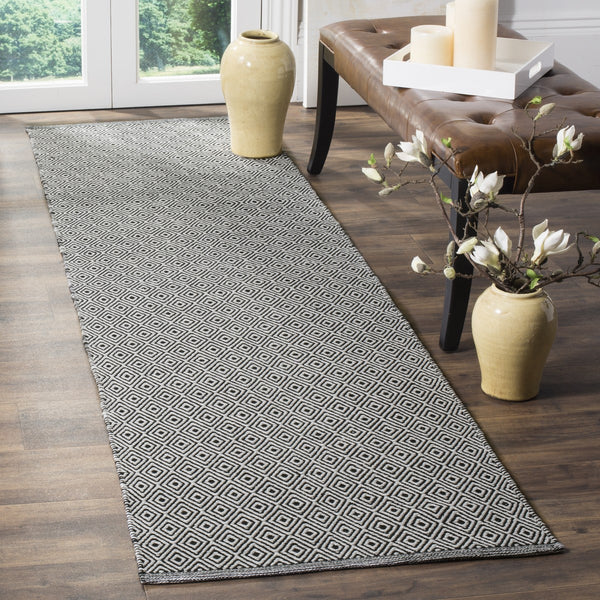 Safavieh Montauk MTK515 Rug