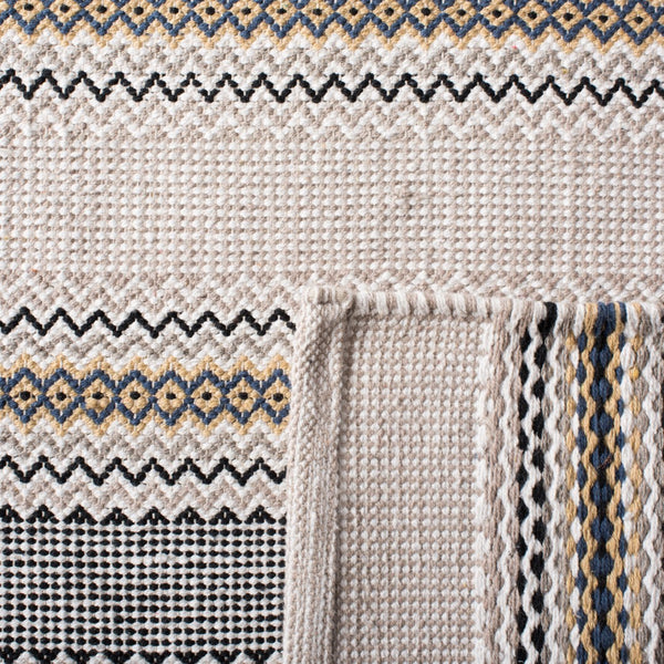 Safavieh Montauk MTK536 Hand Woven Rug