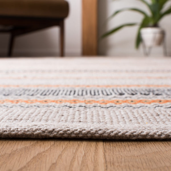 Safavieh Montauk MTK536 Hand Woven Rug