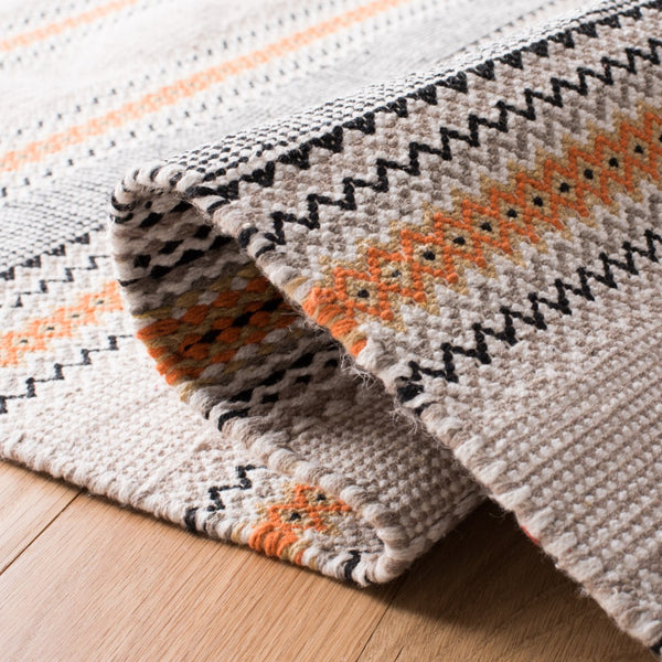 Safavieh Montauk MTK536 Hand Woven Rug