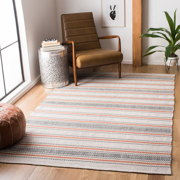 Safavieh Montauk MTK536 Hand Woven Rug