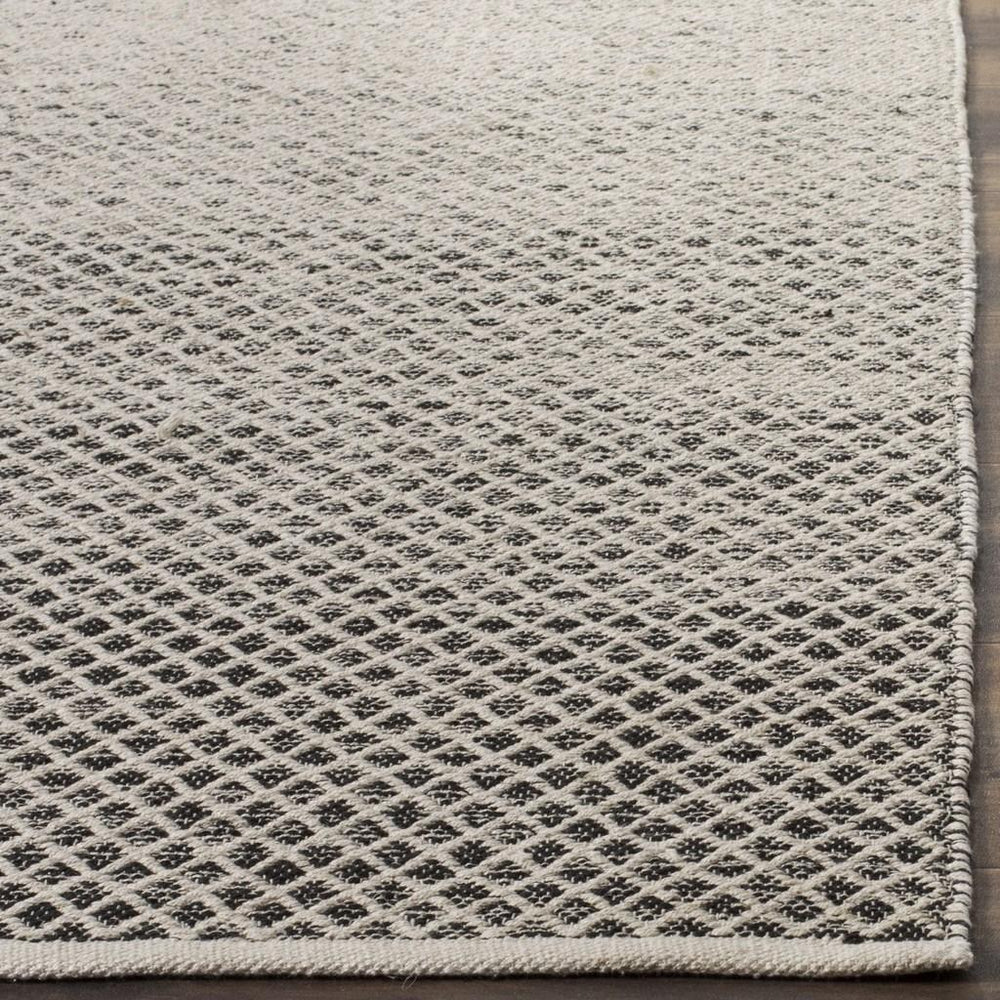 Safavieh Montauk MTK601 Hand Woven Rug