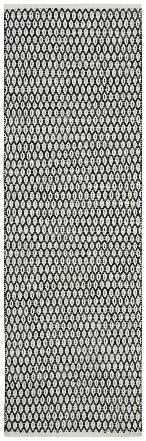 Montauk Hand Woven Cotton Rug - Luxurious Indian Craftsmanship for Elegant Home Decor and Comfort