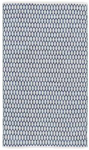 Montauk Hand Woven Cotton Rug - Luxurious Indian Craftsmanship for Elegant Home Decor and Comfort