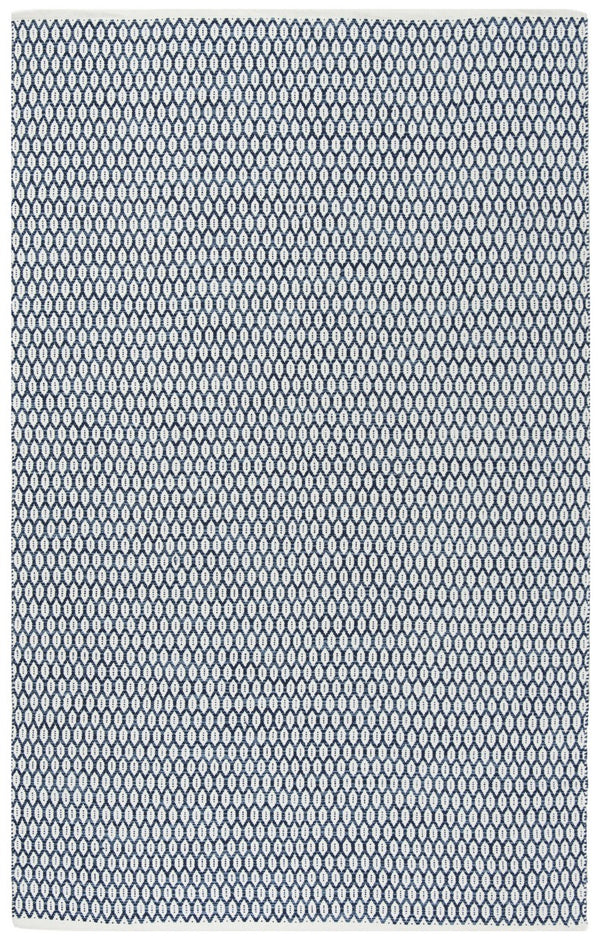 Montauk Hand Woven Cotton Rug - Luxurious Indian Craftsmanship for Elegant Home Decor and Comfort