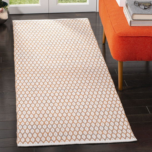 Montauk Hand Woven Cotton Rug - Luxurious Indian Craftsmanship for Elegant Home Decor and Comfort