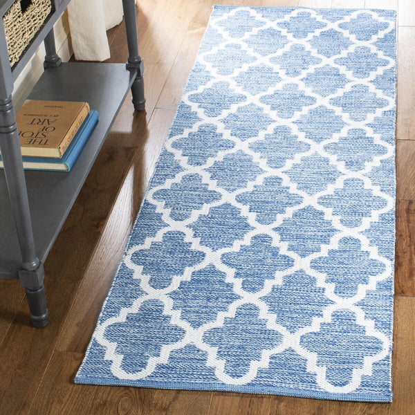 Safavieh Montauk 611 Hand Woven 90% Cotton and 10% Polyester Rug MTK611B-3