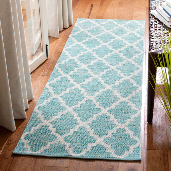 Safavieh Montauk 611 Hand Woven 90% Cotton and 10% Polyester Rug MTK611Q-3