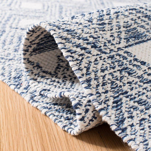 Safavieh Montauk 614 Hand Woven 90% Cotton and 10% Polyester Rug MTK614C-3