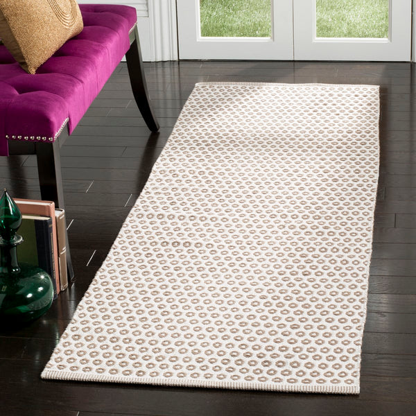 Safavieh Montauk MTK616 Hand Woven Rug