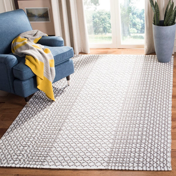 Safavieh Montauk 617 Hand Woven Cotton Rug MTK617F-3