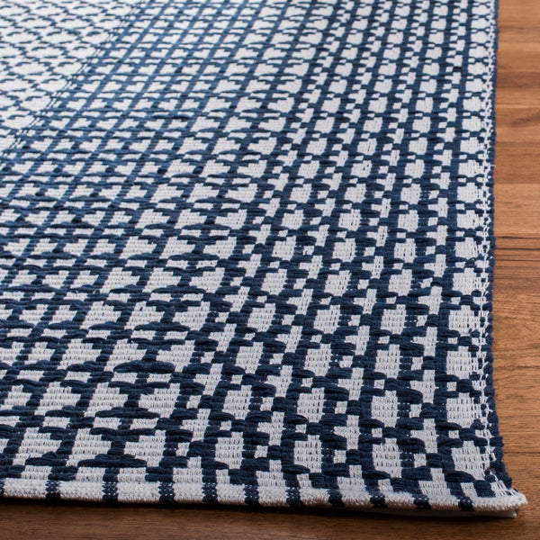 Safavieh Montauk 617 Hand Woven Cotton Rug MTK617N-3