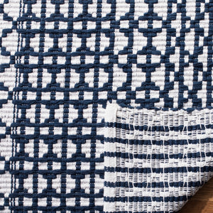 Safavieh Montauk 617 Hand Woven Cotton Rug MTK617N-3