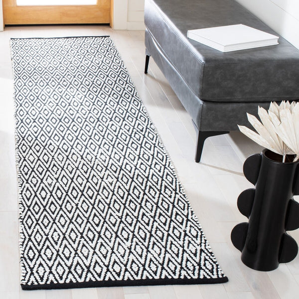 Montauk Hand Woven Polyester and Cotton Pile Rug - Elegant Design for Cozy Home Interiors