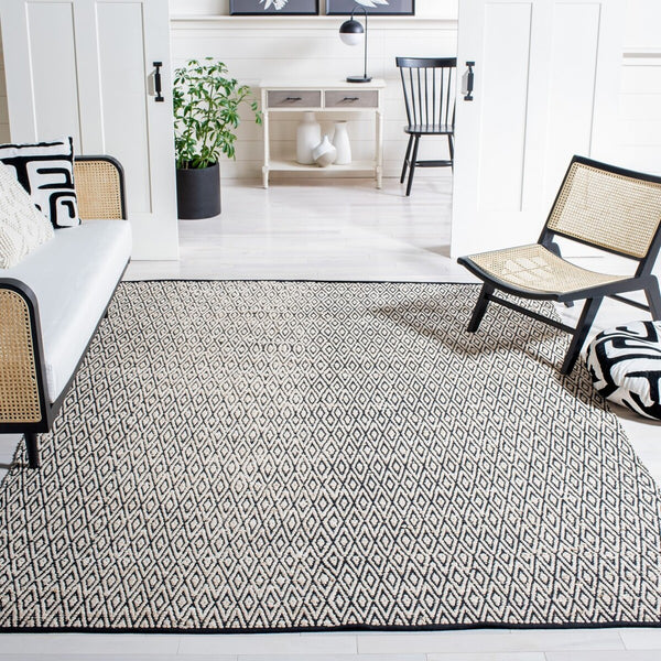 Montauk Hand Woven Polyester and Cotton Pile Rug - Elegant Design for Cozy Home Interiors