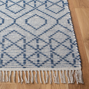 Safavieh Montauk 652 Hand Loomed Cotton Bohemian Rug MTK652N-8