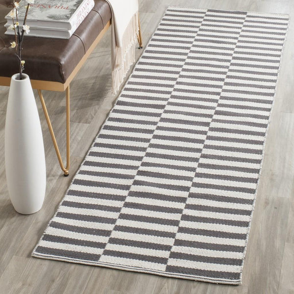 Safavieh Montauk 715 Hand Woven Cotton Rug MTK715A-8SQ