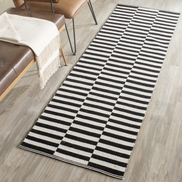 Safavieh Montauk MTK715 Rug