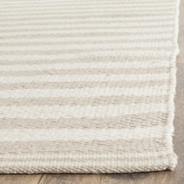 Safavieh Montauk 715 Hand Woven Cotton Rug MTK715E-9