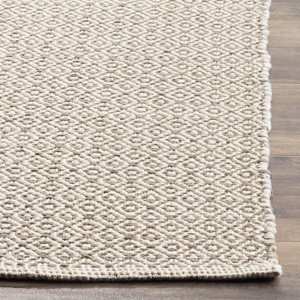 Safavieh Montauk MTK717 Rug