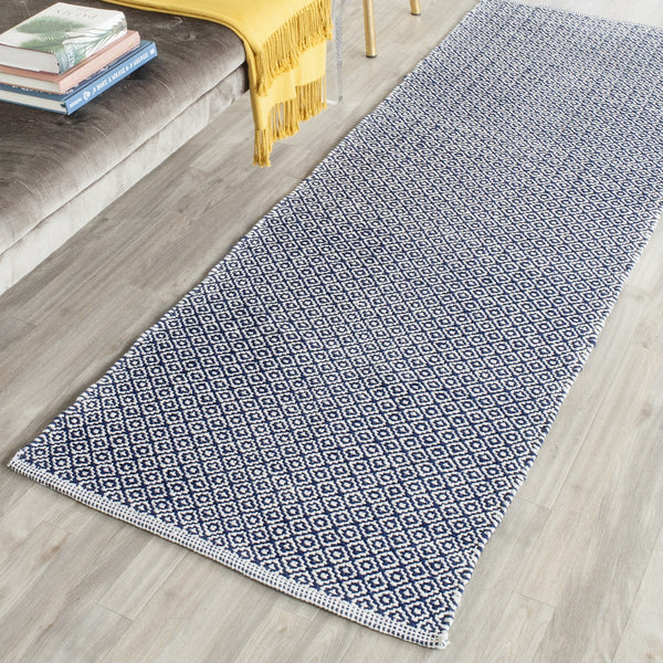 Safavieh Montauk MTK717 Rug