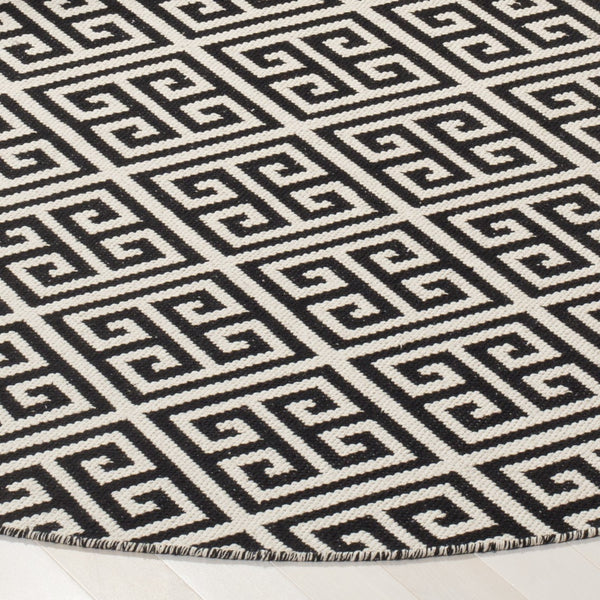 Safavieh Montauk MTK724 Rug