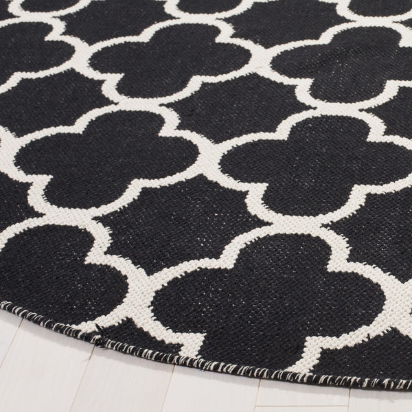 Safavieh Montauk MTK725 Rug