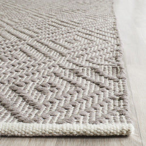 Safavieh Montauk MTK811 Hand Woven Rug