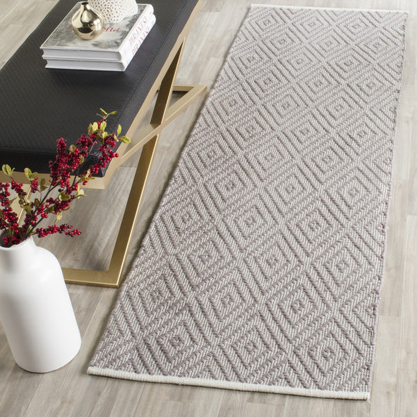 Safavieh Montauk MTK811 Hand Woven Rug