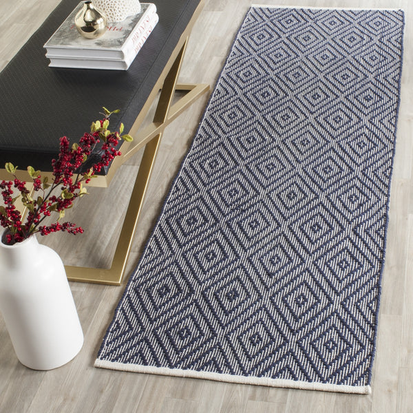 Safavieh Montauk 811 Hand Woven Cotton Rug MTK811C-4