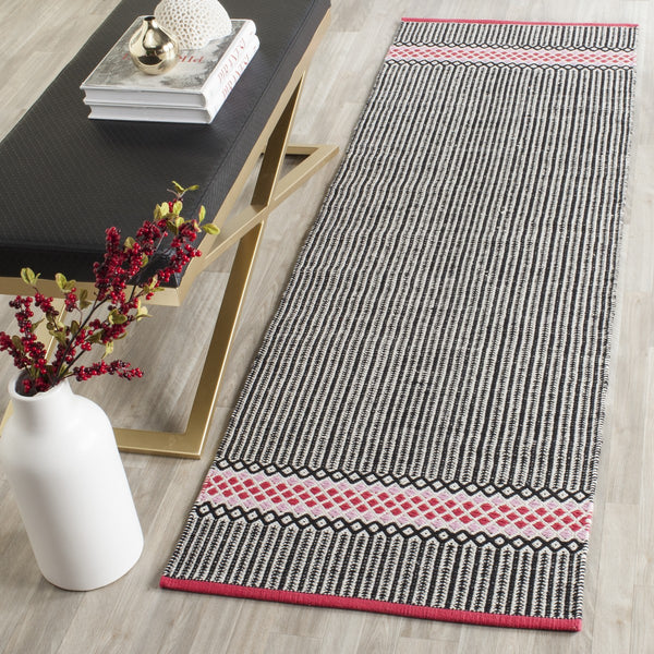 Safavieh Montauk MTK820 Rug