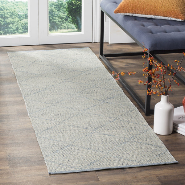 Safavieh Montauk MTK821 Rug