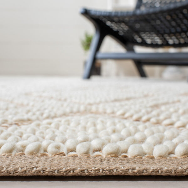 Safavieh Natura 60% Jute, 30% Wool, 10% Cotton Hand woven Rug NAT107A-8