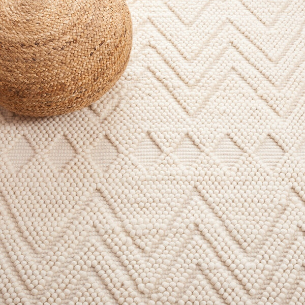 Safavieh Natura 128 Bohemian Hand Woven Rug Light Beige NAT128C-8