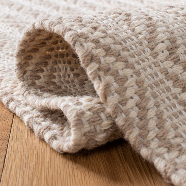 Safavieh Natura Tassle 153 Hand Loomed 60% Polyester and 40% Wool Rug NAT153B-3