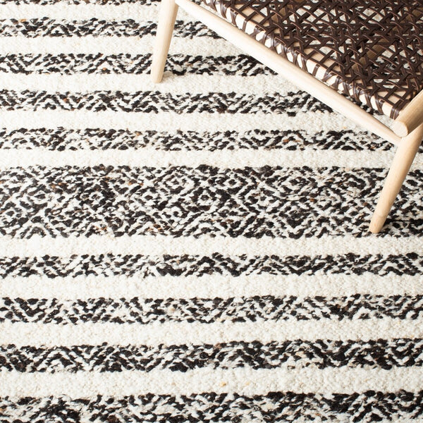 Natura 329 Hand Woven 90% Wool, 10% Cotton 0 Rug Black / Ivory 90% Wool, 10% Cotton NAT329Z-9