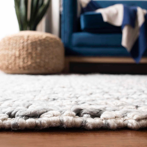 Safavieh Natura 404 Hand Woven 65% Polyester/30% Viscose/and 5% Wool Rug NAT404G-3