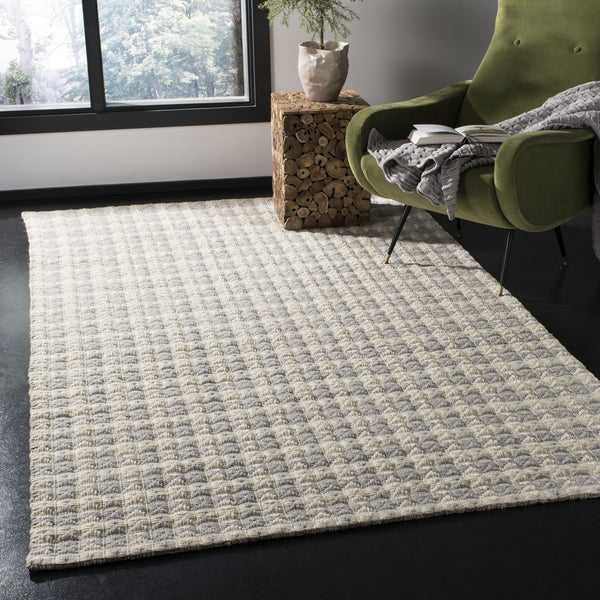 Safavieh Natura 407 Hand Woven 65% Polyester/30% Viscose/and 5% Wool Rug NAT407G-3