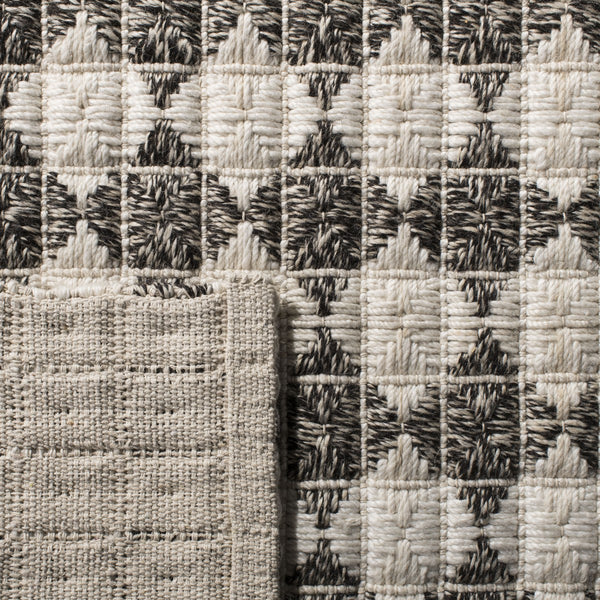 Safavieh Natura 407 Hand Woven 65% Polyester/30% Viscose/and 5% Wool Rug NAT407Z-3