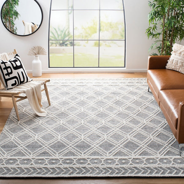 Safavieh Natura 478 Hand Woven 60% Wool, 40% Cotton Rug Ivory / Black 60% Wool, 40% Cotton NAT478A-4