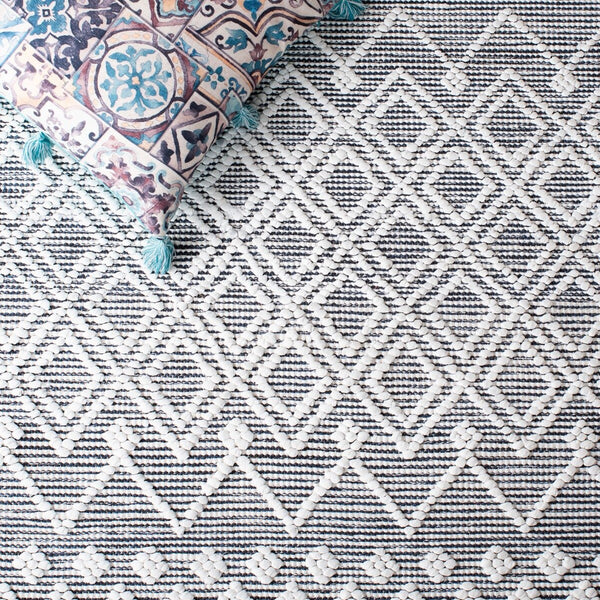 Safavieh Natura 575 Hand Woven 50% Cotton and 50% Viscose Rug NAT575H-8